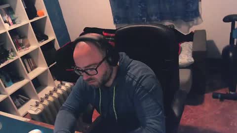 ravingr3d3 online show from March 5, 2025, 6:56 pm