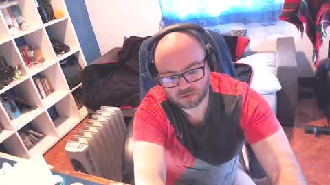 ravingr3d3 online show from March 6, 2025, 12:19 pm