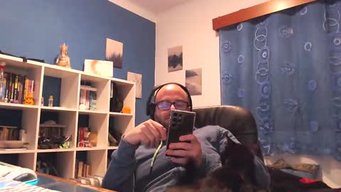 ravingr3d3 online show from March 6, 2025, 10:15 pm