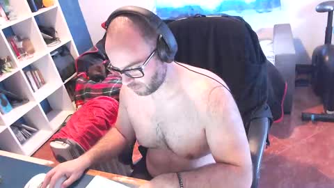 ravingr3d3 online show from March 7, 2025, 3:18 pm