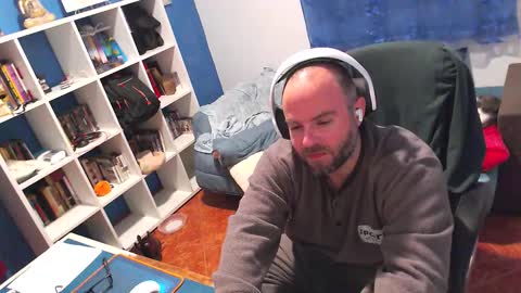 ravingr3d3 online show from February 18, 2026, 12:17 am