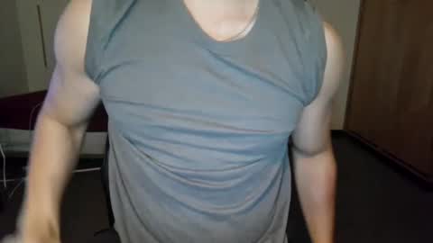 Ravyn online show from September 14, 2025, 3:16 am