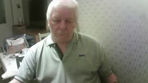 ray47 online show from February 11, 2026, 11:32 pm