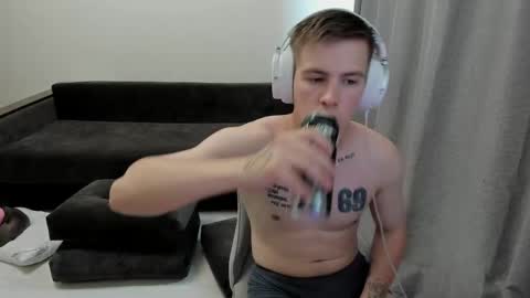Snapshot of ray_hill chatting on May 14, 2026, 10:11 am Ray online show from May 14, 2026, 10:11 am