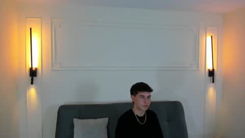 YE online show from November 19, 2025, 2:28 pm