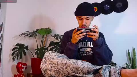 Rayn online show from December 4, 2024, 6:50 pm