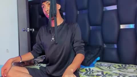 Rayn online show from November 24, 2025, 6:29 pm