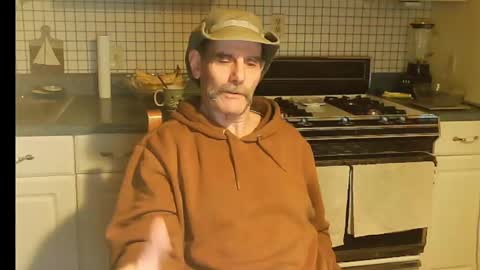 Ray online show from November 21, 2025, 11:25 pm