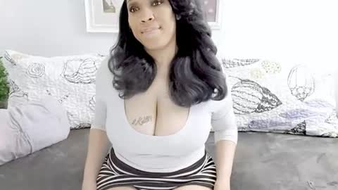 Snapshot of rayne_woods chatting on June 21, 2026, 9:01 am rayne woods online show from June 21, 2026, 9:01 am