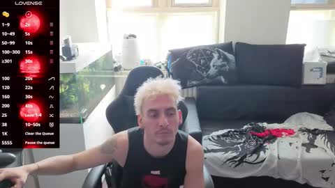 Rayzel online show from April 26, 2026, 8:56 am