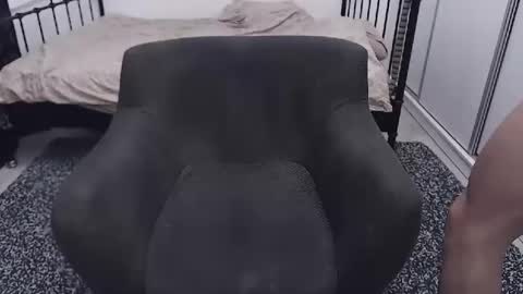 Snapshot of razvan_corneliu chatting on December 16, 2024, 2:25 am Razvan online show from December 16, 2024, 2:25 am