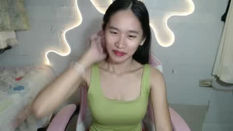 Snapshot of rea_petite chatting on April 30, 2026, 4:41 am Yna online show from April 30, 2026, 4:41 am