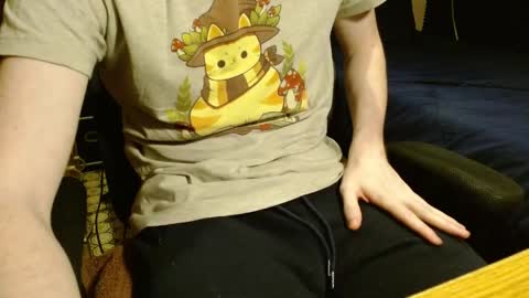 Scrappy Coco online show from April 21, 2026, 1:42 am