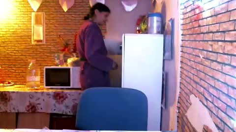 real_coupl3 online show from April 18, 2026, 7:58 pm