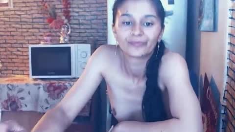 Snapshot of real_coupl3 chatting on May 15, 2026, 7:43 pm real_coupl3 online show from May 15, 2026, 7:43 pm