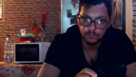 Snapshot of real_coupl3 chatting on May 19, 2026, 3:46 am real_coupl3 online show from May 19, 2026, 3:46 am