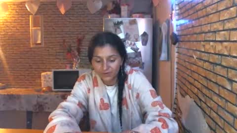 Snapshot of real_coupl3 chatting on May 30, 2026, 7:44 pm real_coupl3 online show from May 30, 2026, 7:44 pm