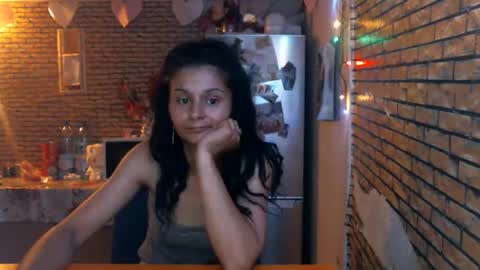 Snapshot of real_coupl3 chatting on June 2, 2026, 4:09 pm real_coupl3 online show from June 2, 2026, 4:09 pm