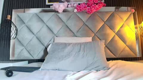 DONCELLA online show from April 21, 2026, 1:42 am