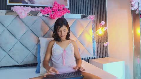 Snapshot of real_doncella_pussy chatting on April 23, 2026, 8:55 pm DONCELLA online show from April 23, 2026, 8:55 pm