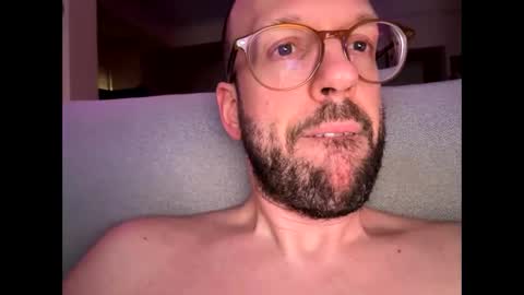 HugeSecret online show from April 21, 2026, 3:57 am