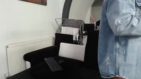 Ask me online show from February 1, 2026, 4:55 am