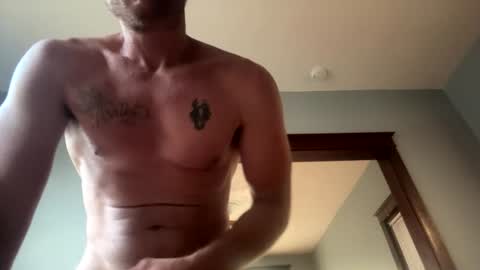 Snapshot of reallyryan8787 chatting on July 8, 2026, 12:37 am reallyryan8787 online show from July 8, 2026, 12:37 am