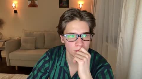 AliceEve online show from January 20, 2025, 6:32 pm