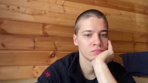 AliceEve online show from November 24, 2025, 8:25 am