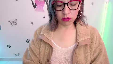 Snapshot of rebbeca09 chatting on June 3, 2026, 3:17 pm Rebbeca online show from June 3, 2026, 3:17 pm
