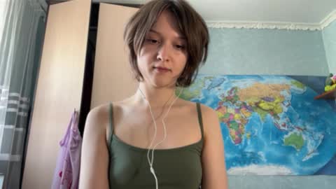 Snapshot of rebbeccaniimi chatting on March 15, 2026, 8:42 am Bella online show from March 15, 2026, 8:42 am