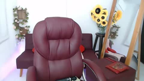 REBECA online show from June 3, 2026, 3:28 pm