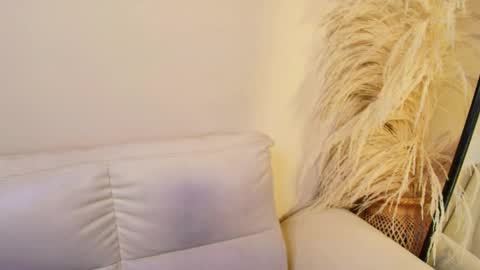 Rebeca Williams online show from February 14, 2025, 2:18 am