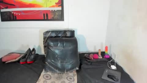 rebecabanks online show from March 13, 2026, 2:40 am