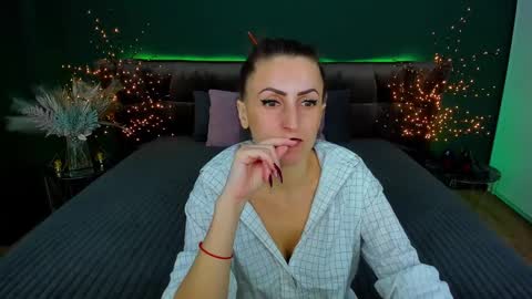 rebecca_diamonds online show from February 6, 2025, 6:40 am