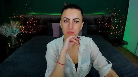 rebecca_diamonds online show from March 4, 2025, 6:26 am