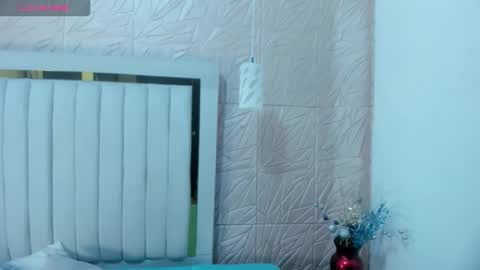 Rebecca online show from September 19, 2025, 11:33 am