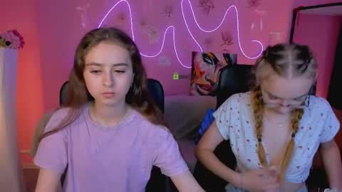 rebecca_smile_ online show from June 3, 2026, 7:08 pm