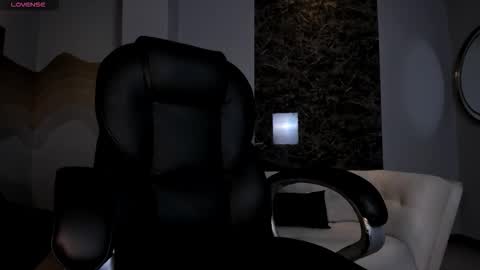 Rebe online show from January 6, 2026, 7:39 pm