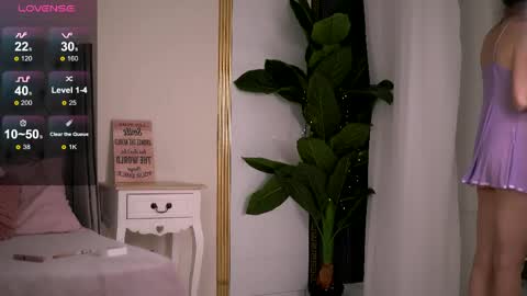 Snapshot of rebeccarese chatting on June 1, 2026, 9:11 am Rebecca online show from June 1, 2026, 9:11 am