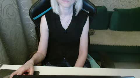 RebesaOlset online show from February 12, 2025, 5:05 pm