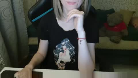 RebesaOlset online show from October 4, 2025, 3:32 pm