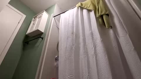 recka810 online show from October 24, 2025, 9:33 pm