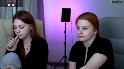 Snapshot of red__dizzy chatting on April 27, 2026, 11:30 am red__dizzy online show from April 27, 2026, 11:30 am