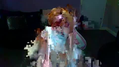 Red -  online show from December 4, 2024, 1:53 pm