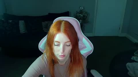 Red -  online show from January 22, 2025, 2:03 pm