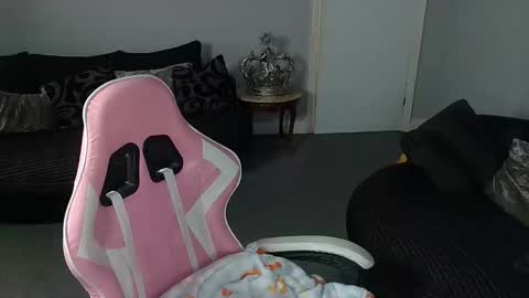 Red -  online show from March 26, 2026, 5:29 pm