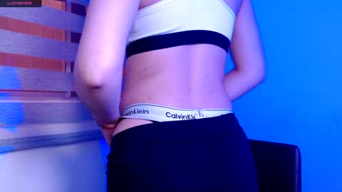 IG   OF red moonn online show from December 13, 2024, 3:43 pm