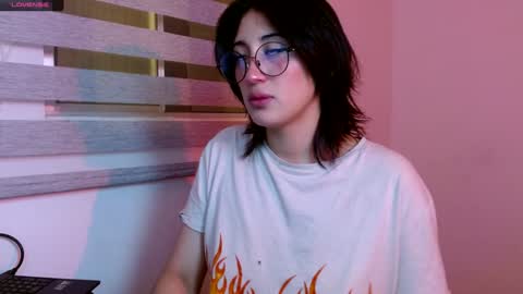 IG   OF red moonn online show from December 16, 2024, 1:22 pm