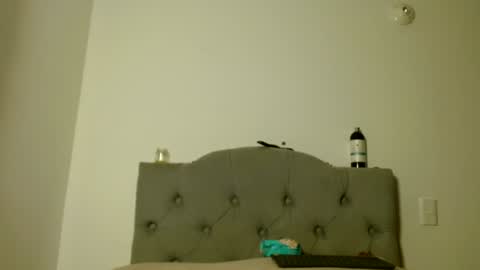 IG   OF red moonn online show from February 7, 2025, 11:34 am